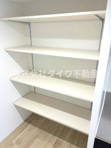 マンションヒルトップの収納|キッチン奥の可動棚