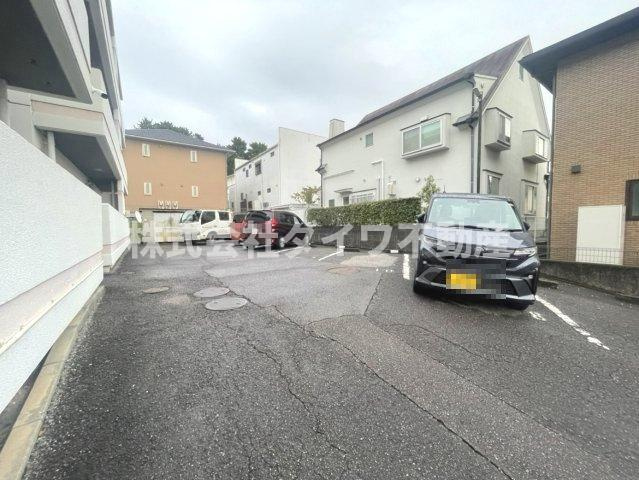 マンションヒルトップの駐車場