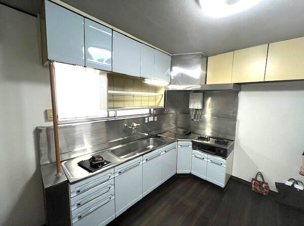 霞ヶ丘の家のキッチン