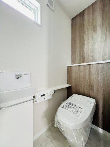 THE COASTLINE STYLE― 家から江ノ島を臨む日常PartⅡ ―のトイレ