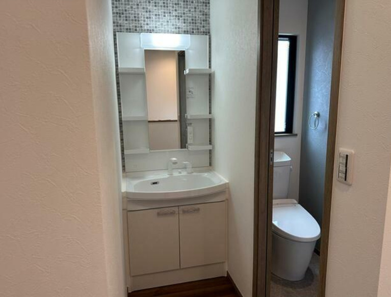 富士市天間・横道上Ⅱ　新築戸建　全１棟　A棟の独立洗面台|2階ホール洗面台