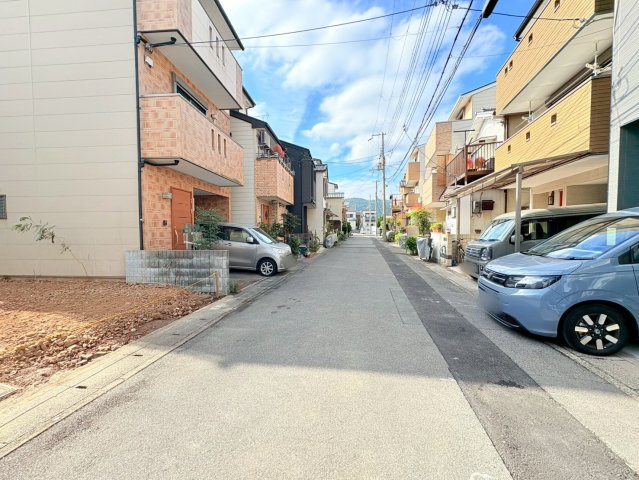 梅津中村町の前面道路含む現地写真