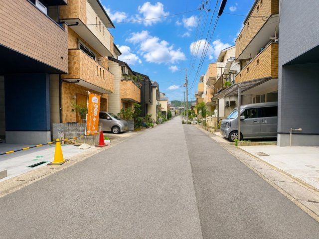 梅津中村町の前面道路含む現地写真