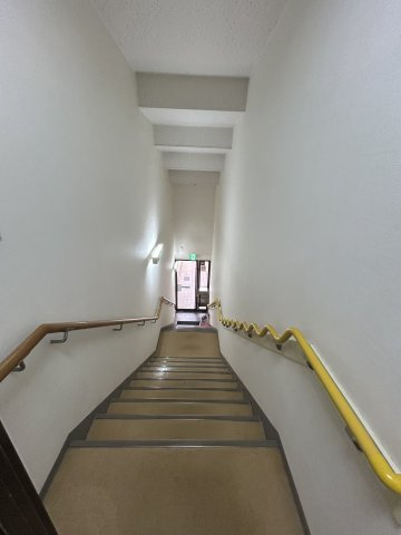 武藤眼科ビル2階店舗事務所の内装