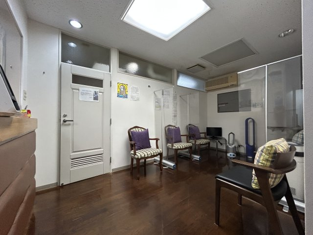 武藤眼科ビル2階店舗事務所の内装