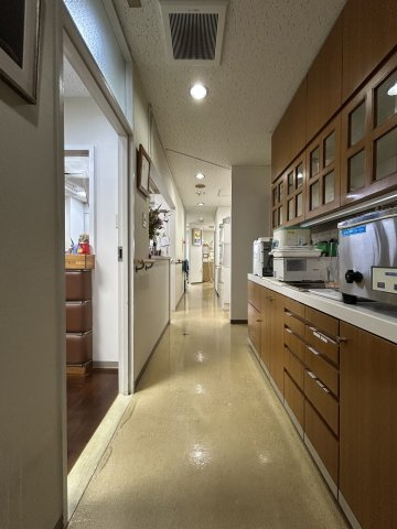 武藤眼科ビル2階店舗事務所の内装