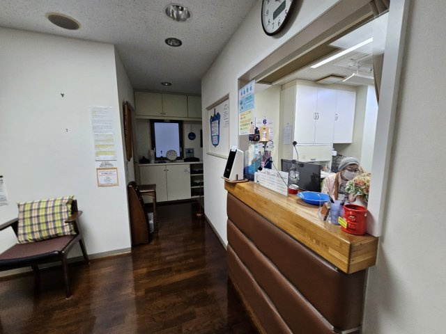 武藤眼科ビル2階店舗事務所の内装