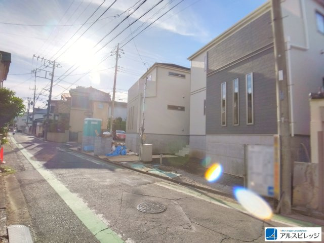 新築／富士見市関沢2丁目2期　全2棟の前面道路含む現地写真