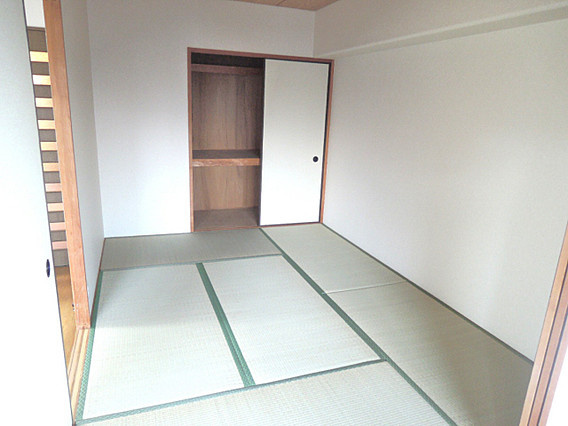 サンプラザ本山南の居間・リビング