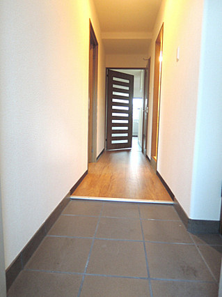 サンプラザ本山南の玄関