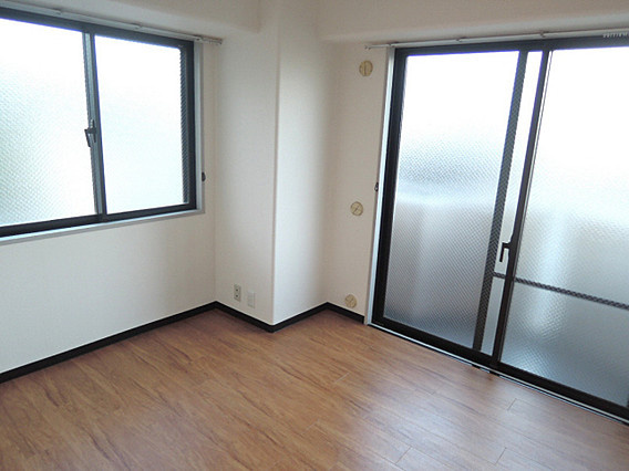 サンプラザ本山南の居間・リビング