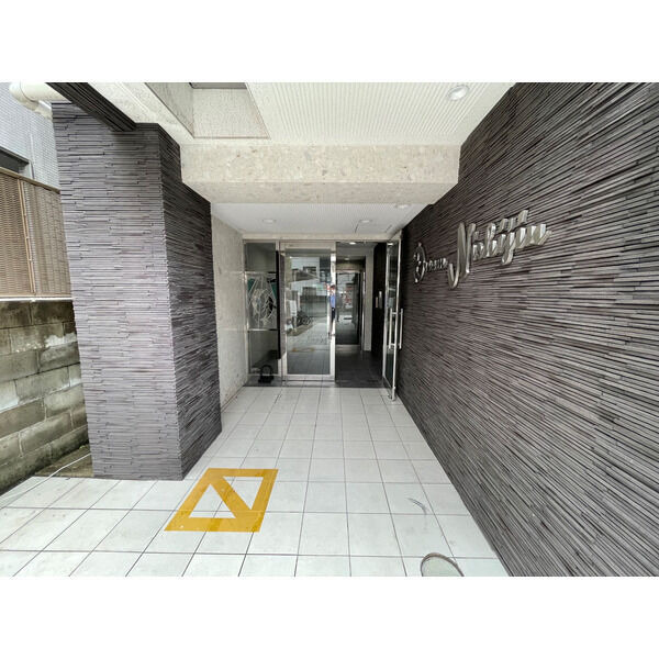 ドリーム西新のエントランス