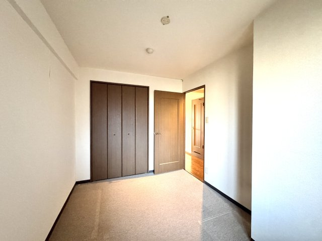 ネオハイツ助信の洋室|6.3帖　洋室。