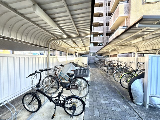 ネオハイツ助信のその他|自転車置場
