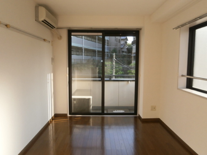 クレボナール三田の寝室