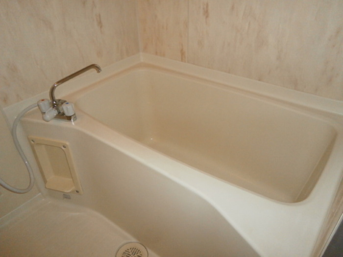 クレボナール三田の浴室