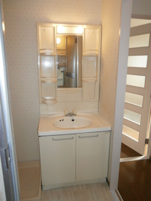 クレボナール三田の洗面所