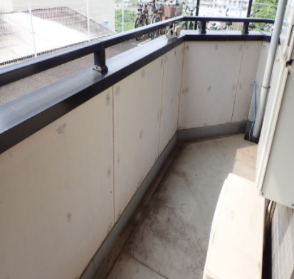 クレボナール三田のバルコニー