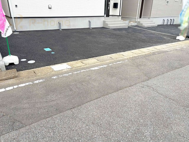 つくば市森の里第5　新築戸建て　2号棟の駐車場|カースペースは2台お停めいただけます♪