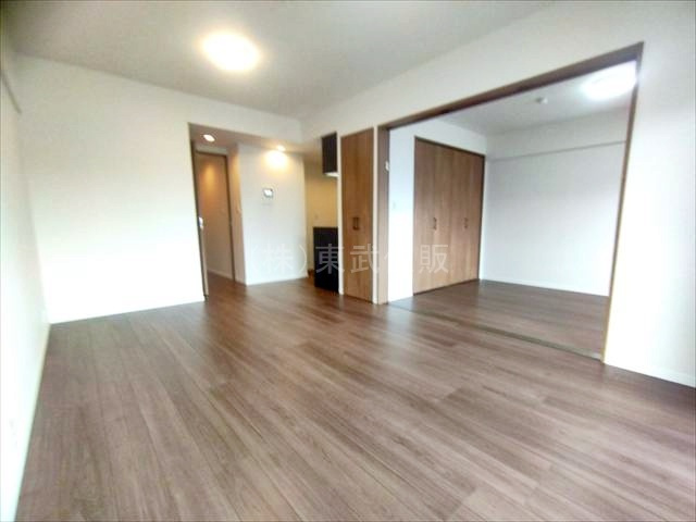 【居間・リビング】 | アーベイン朝霞リーデンス | 日当たりの良いリビングダイニングです