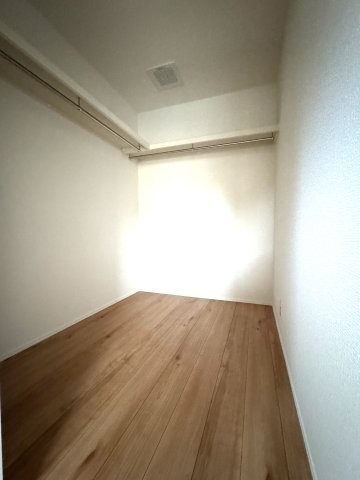 中央区関屋田町3丁目  1号棟　新築戸建の洋室