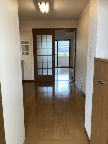 つくば市春日３丁目の賃貸マンションの玄関