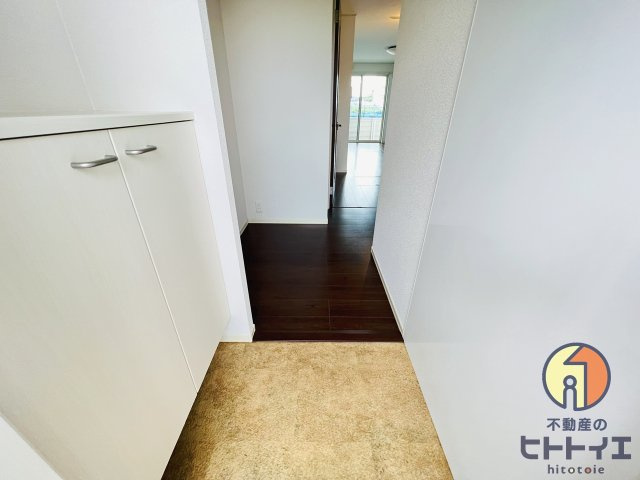 フェリオ玄ヶ野 Aの玄関|収納もある玄関です