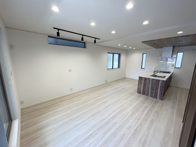 明石市材木町新築戸建の居間・リビング