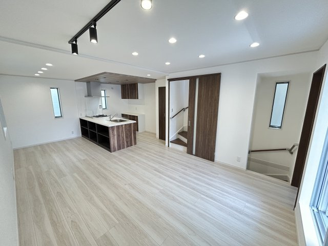 明石市材木町新築戸建の居間・リビング