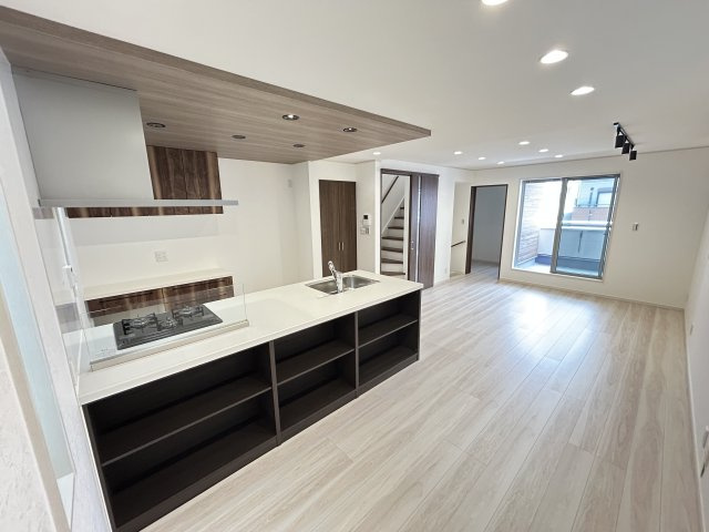 明石市材木町新築戸建の居間・リビング