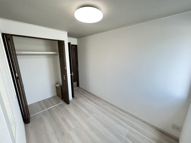 明石市材木町新築戸建の洋室