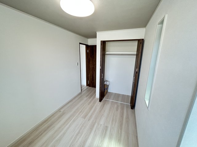 明石市材木町新築戸建の洋室