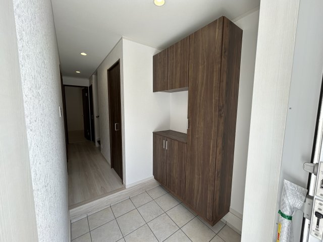 明石市材木町新築戸建の玄関