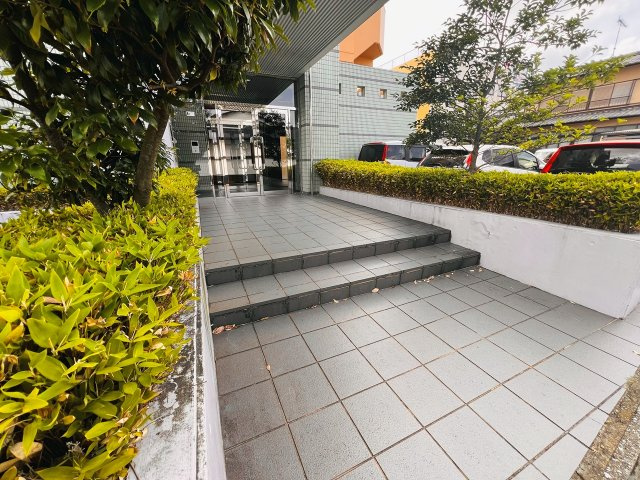 グリーンフォレストのエントランス|清潔なエントランスです