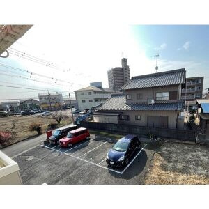英夏の駐車場