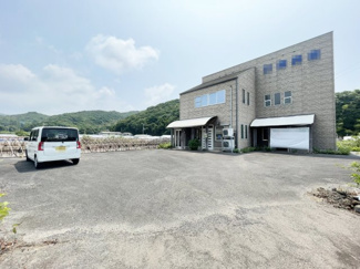 【駐車場】