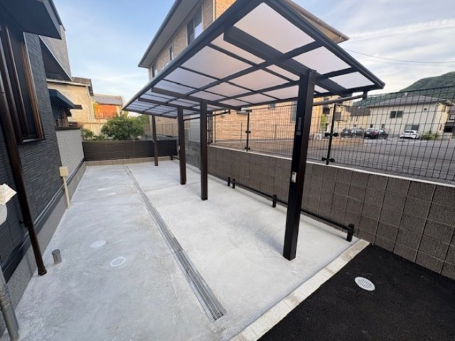 エクセランの駐車場