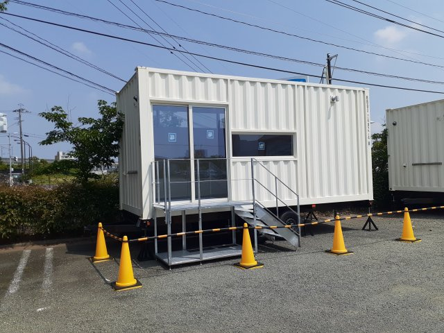 BIBOX Trailer（ムービングショップ）の外観