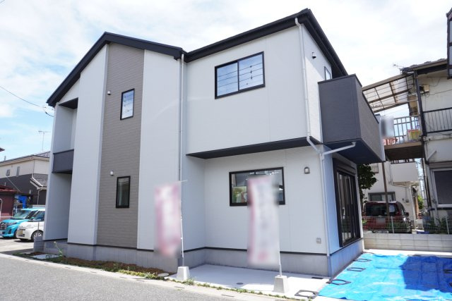 越谷市大沢 新築分譲住宅の外観