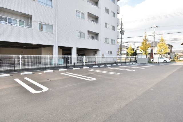 ハレレアの駐車場