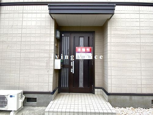 【玄関】 | 【仲介手数料０円】厚木市棚沢　中古一戸建て | 厚木市棚沢　中古一戸建て