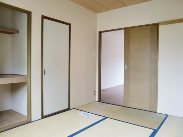 宝塚市安倉南４丁目の賃貸マンションの和室|※同建物の類似写真になります。
