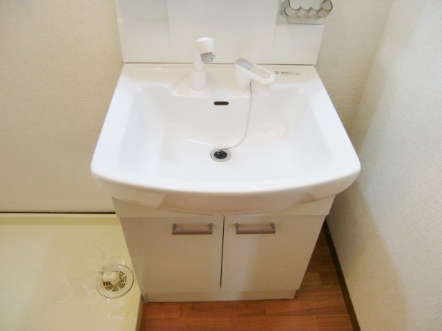 宝塚市安倉南４丁目の賃貸マンションの洗面所|※同建物の類似写真になります。