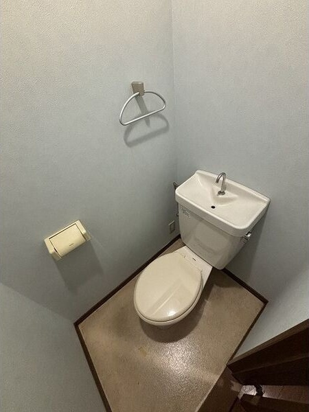 サンライズ入場のトイレ|落ち着いたトイレです
