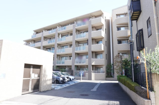 ライフピア草加ヴェールステージの外観