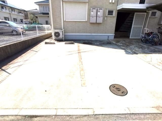 ハウスオブハートⅠの駐車場