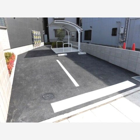 ヴィルヌーブ庄屋の駐車場