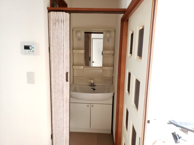 平和コーポ2号館の独立洗面台