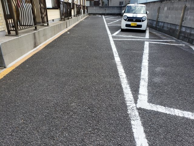 平和コーポ2号館の駐車場