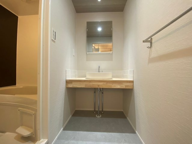 コープ野村伊丹昆陽Ａ棟の洗面所|オシャレな洗面台です♪